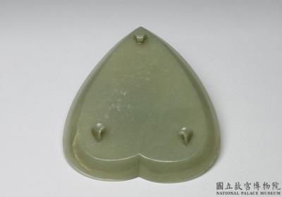 图片[3]-Jade leaf-shaped plate with feet. India-China Archive